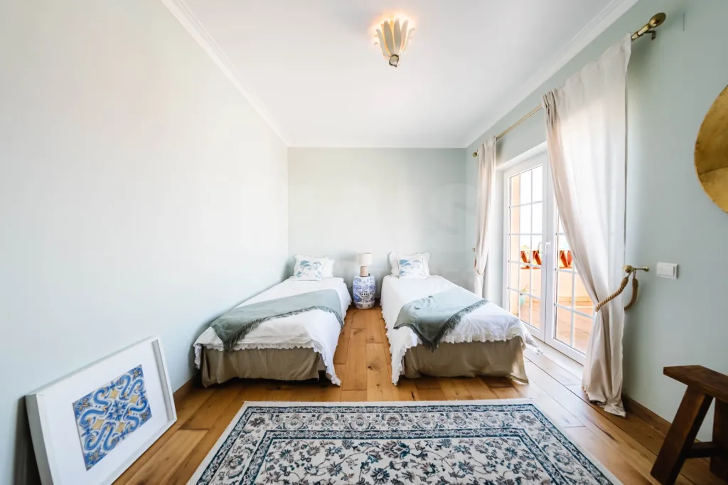 Moradia T5 em Lourinhã com Vista Mar, Piscina Aquecida e Jardim