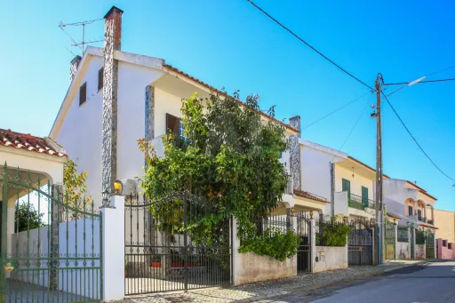 Moradia T3 Guizanderia 2min  Carregado