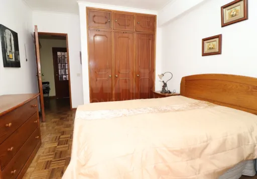 Apartamentos T2 a 100 metros da estação dos comboios  da Tapada das Mercês