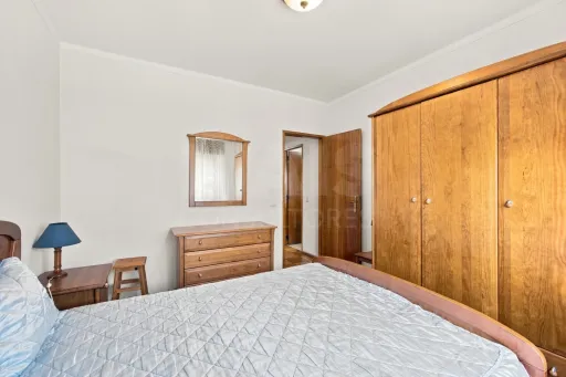 Apartamento T2 com marquise em Peniche