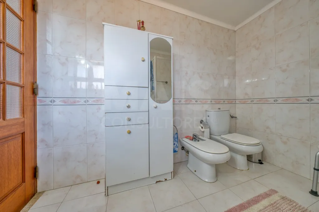 Moradia T4 Bi Familiar no Couço
