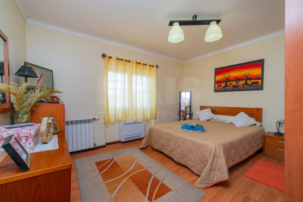 Moradia T4 com Piscina, Excelente Espaço Exterior em Carnota - Alenquer