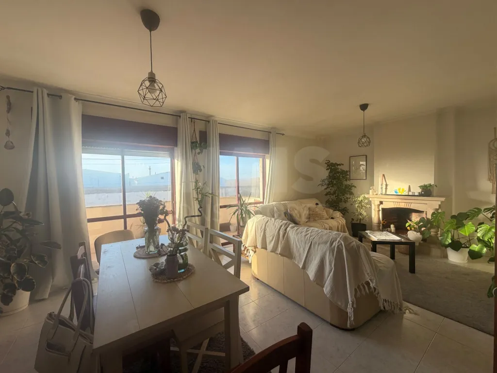 Apartamento T2 com terraço vista mar em Peniche