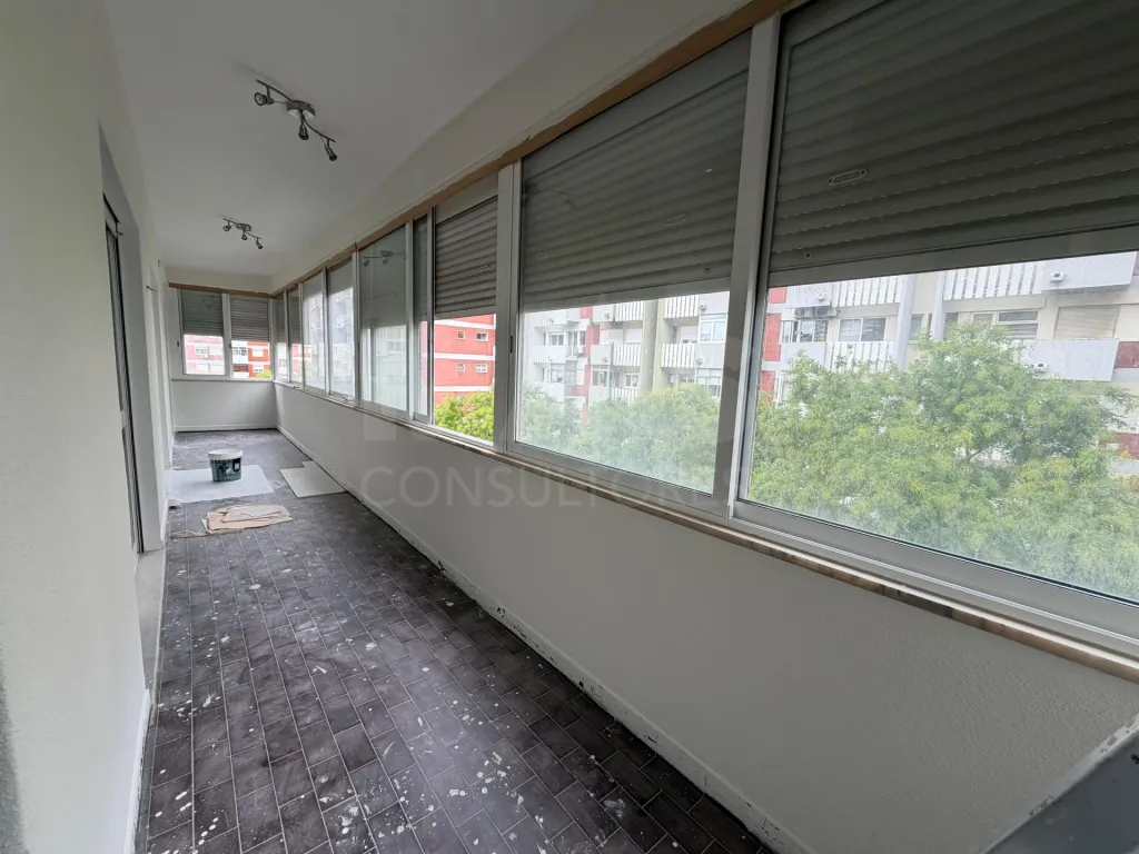 Apartamento T4 em Carnide