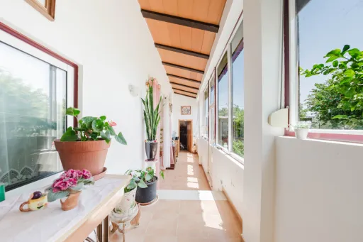 Moradia T2 em Alcanede, Santarém com Jardim e Terreno Urbano