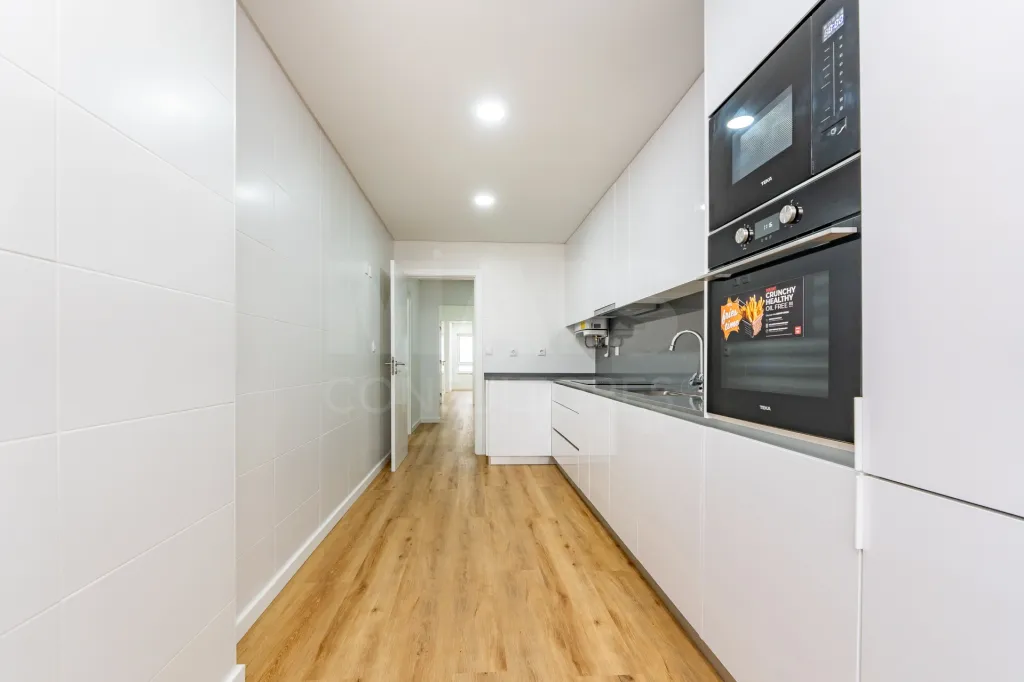 Apartamento T3 totalmente remodelado | lugar de parqueamento, na Quinta da Piedade – Póvoa de Santa Iria