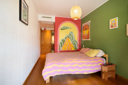 One-bedroom apartment with a terrace and garage in Linda a Velha