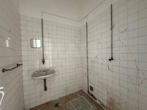 Commercial space near the beach in Peniche