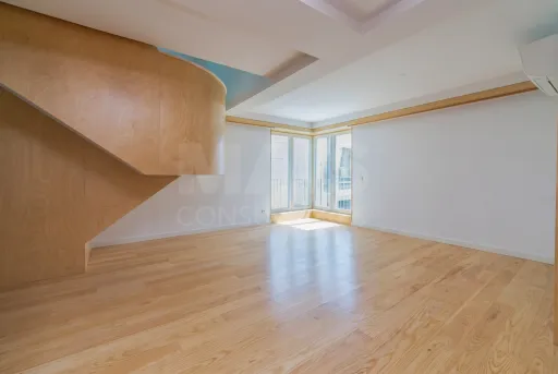 One-Bedroom Architectural Duplex with Terrace