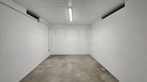 Garagem (Box) na Rua da Constituição, Bom Sucesso - Alverca do Ribatejo