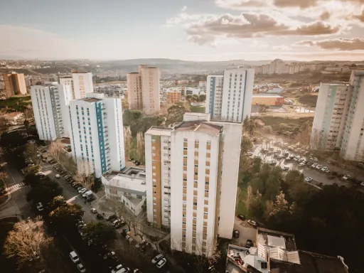 Apartamento T3 - Santo António dos Cavaleiros - Zona do Hospital Beatriz Ângelo