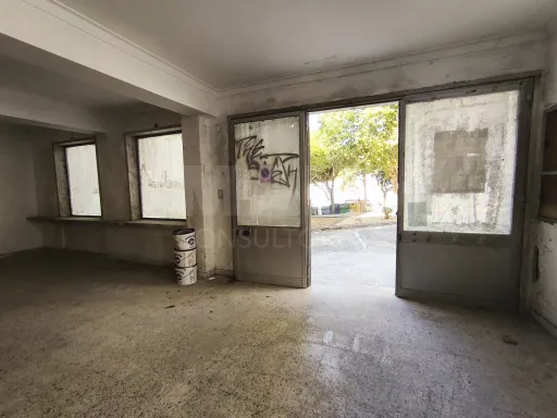 🏪 Loja Espaçosa no Cacém – 210m²  Excelente Localização Comercial
