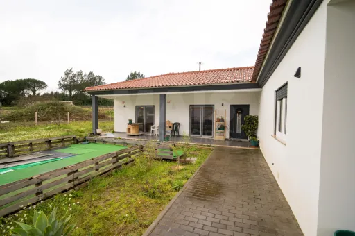 Moradia  T3 Independente na Vermelha