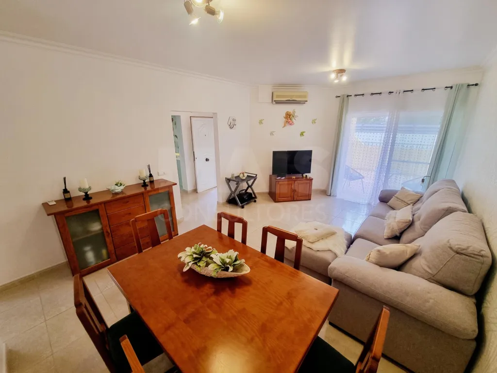 Apartamento T2 em Porches perto das praias