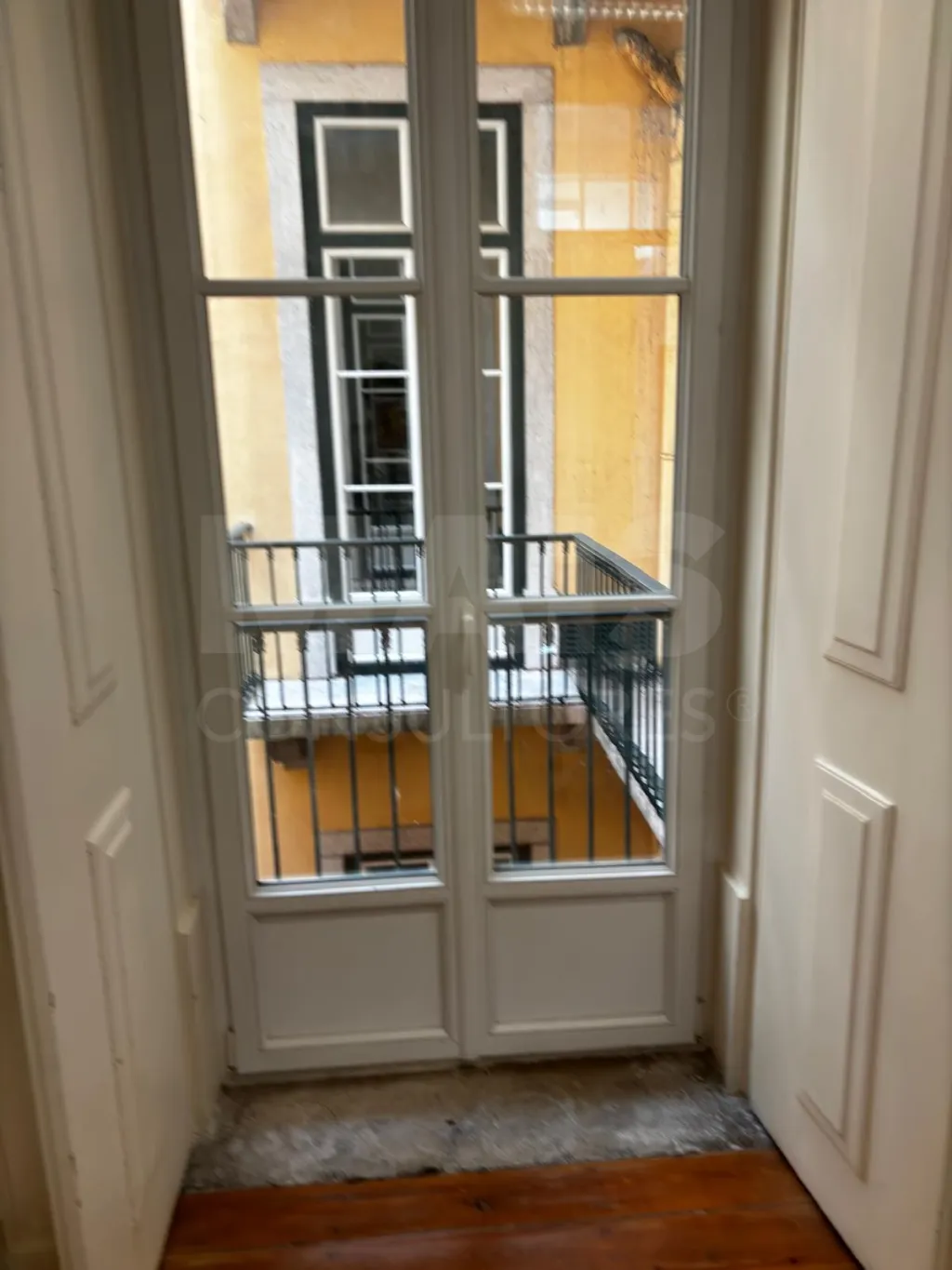 Office on Avenida 24 de Julho