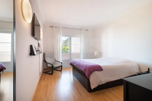 Andar de Moradia T4 com Terraço em Agualva-Cacém