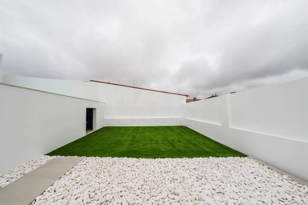Moradia Geminada T3, Totalmente Remodelada
