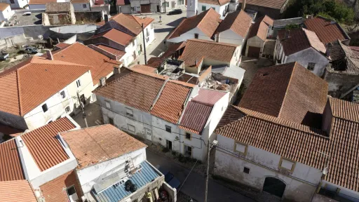 🏡 Great Opportunity! 2-Bedroom House in Ribafria, Ready for a Complete Renovation