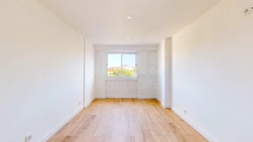 Apartamento T3 remodelado em Pombais - Patameiras Odivelas