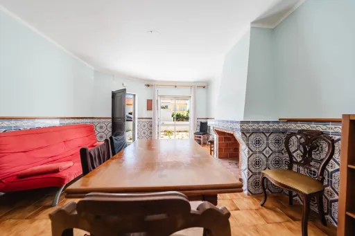 2-Bedroom Apartment with Private Backyards and Garage, 900 m from São Bernardino Beach