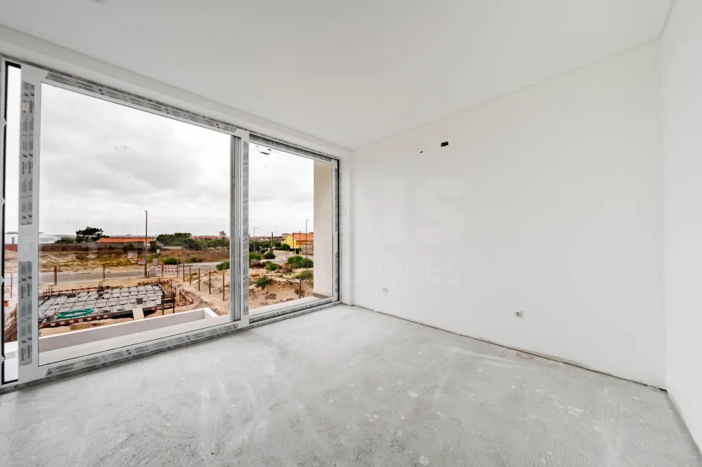 Modern New 3 Bedroom Villa with Pool in Ferrel