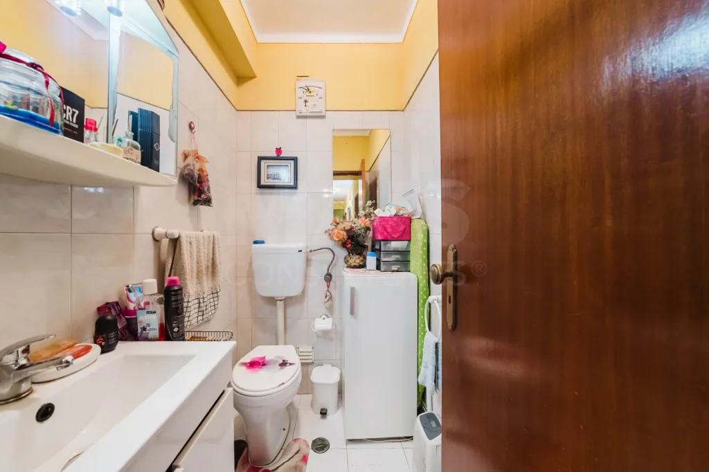 Spacious 3-Bedroom Apartment in Downtown Lourinhã with a Balcony and Terraces