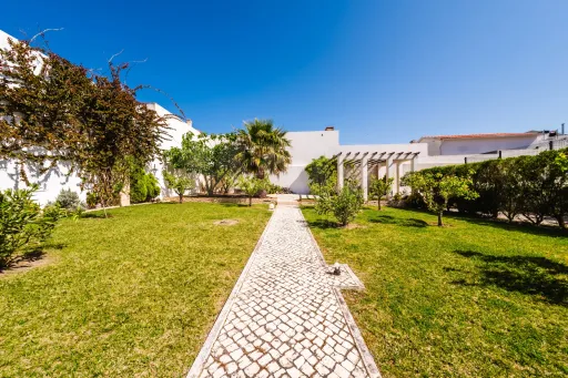 Moradia T5 em Lourinhã com Vista Mar, Piscina Aquecida e Jardim