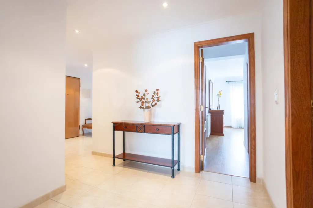 Apartamento T3 com excelente localização no Porto Alto