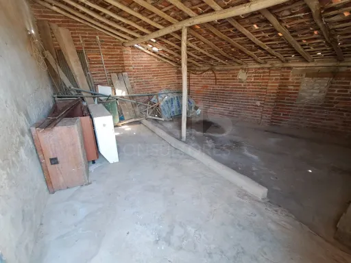 Moradia T2 c/ terreno em Salir de Matos