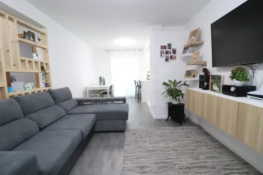 Apartamento T3 Totalmente Remodelado 3º andar em Samora Correia
