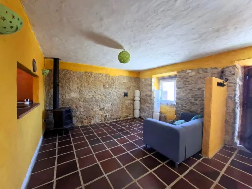 Moradia T4 Estilo Rústico com terreno em Atouguia da Baleia