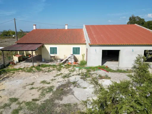 Oportunidade de negócio Moradia T2+2 em fase de acabamentos em terreno 614m2