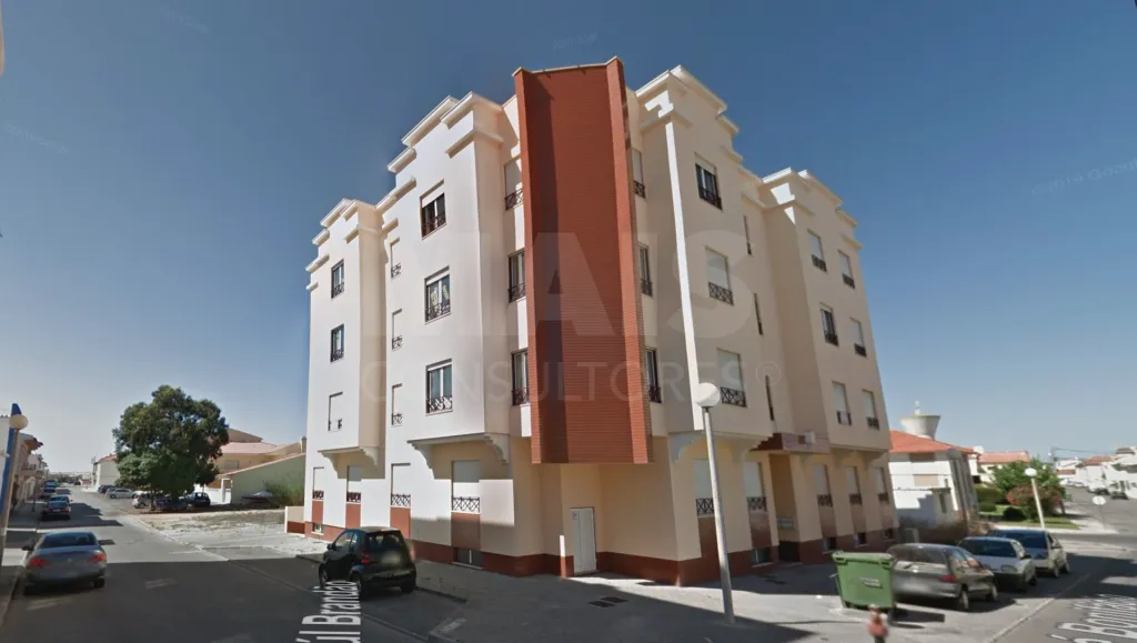 Apartamento T2 com parqueamento em Peniche