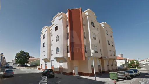 Apartamento T2 com parqueamento em Peniche