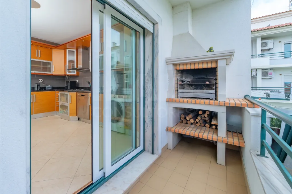 Apartamento T3 com 4 Varandas, Excelentes Áreas e Conforto Total – Praceta Tranquila, no Porto Alto em Samora Correia