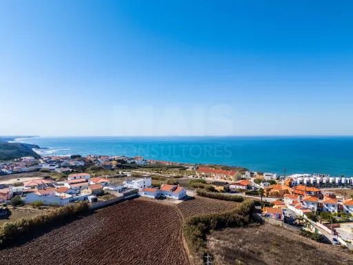 Moradia T4 c/ Logradouro, Garagem e Vista Mar!