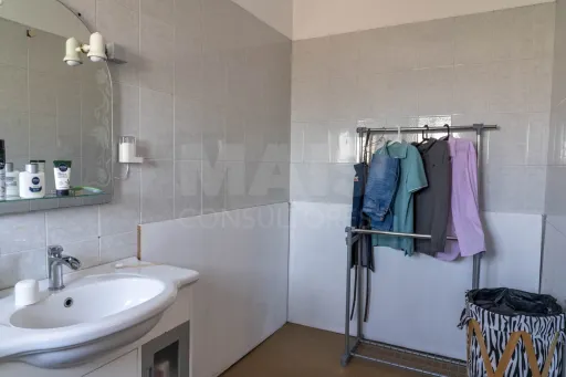 Moradia T5, com garagem e espaço exterior, Caneças
