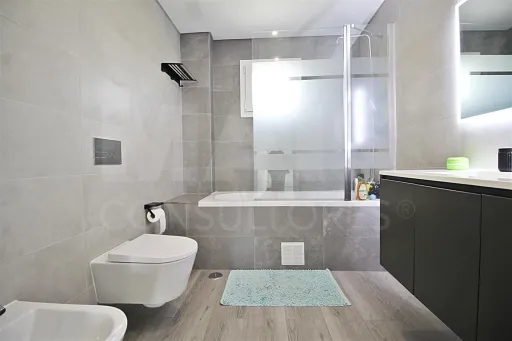 Moradia T4+1 com Quintal e Espaço para Piscina | Famões (Pontinha)