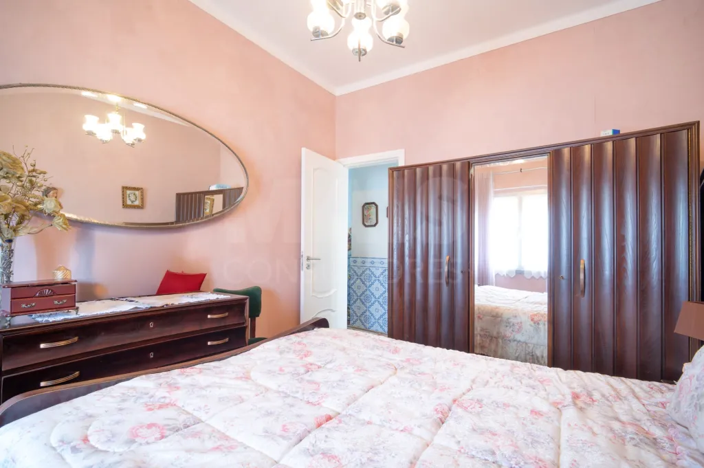 Moradia Bifamiliar no Cadaval com terreno de 1880m2