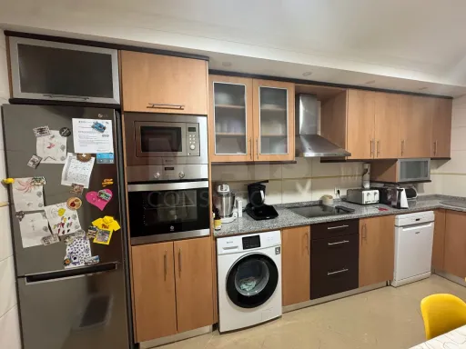 Apartamento T2 com parqueamento em Peniche