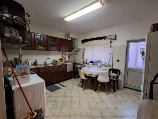 T2 ao nível do R/Chão com garagem fechada