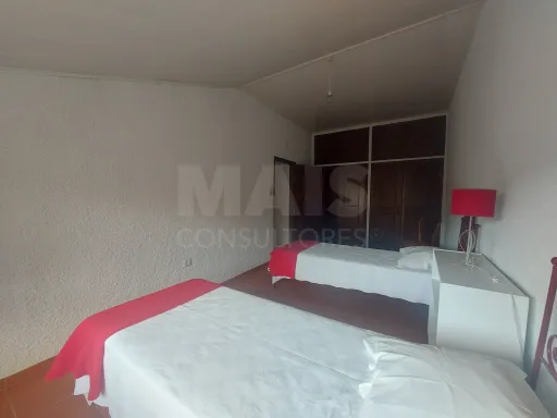 Casa Senhorial com Brazão em Coja- Arganil.