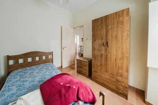 Propriedade única, a apenas 2 km de Alcobaça, com mais de 30.000 m² de terreno