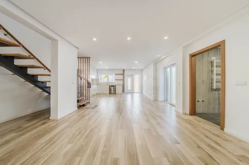 Moradia Remodelada T3 com terraço e pátio no Pó