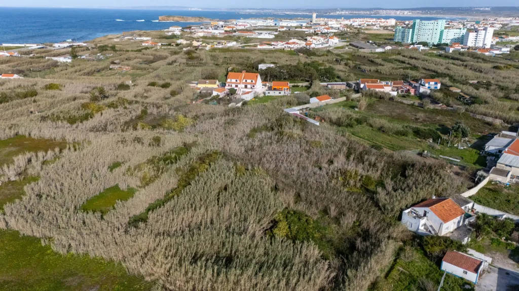 Terreno com 7.840m2 em Peniche