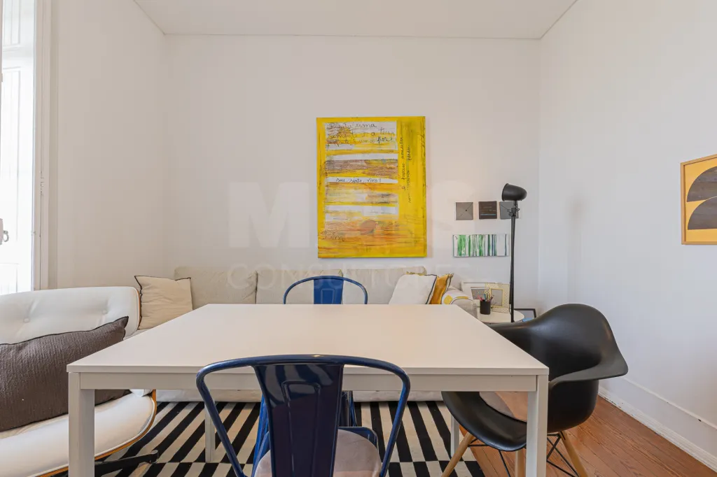 T6 com 130m2 Vista Rio à Rua da Junqueira - Belém