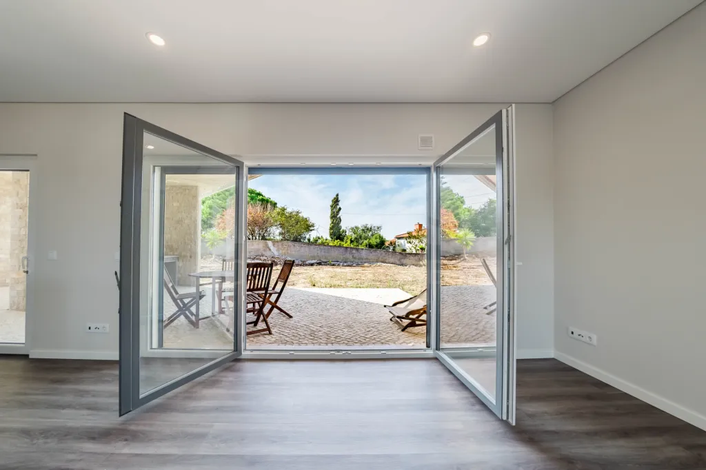 Moradia T3 Moderna, Térrea com Espaço Exterior | Olho Marinho, Óbidos