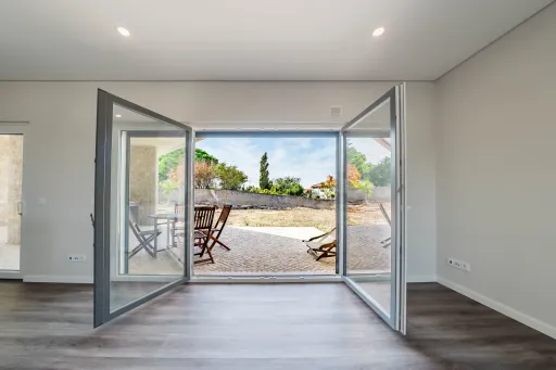 Moradia T3 Moderna, Térrea com Espaço Exterior | Olho Marinho, Óbidos