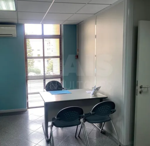 Espaço comercial em Mem Martins