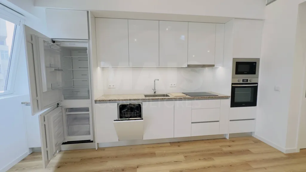 Fully Renovated 4-Bedroom Apartment | Downtown Lourinhã | Space, Elegance, and Comfort